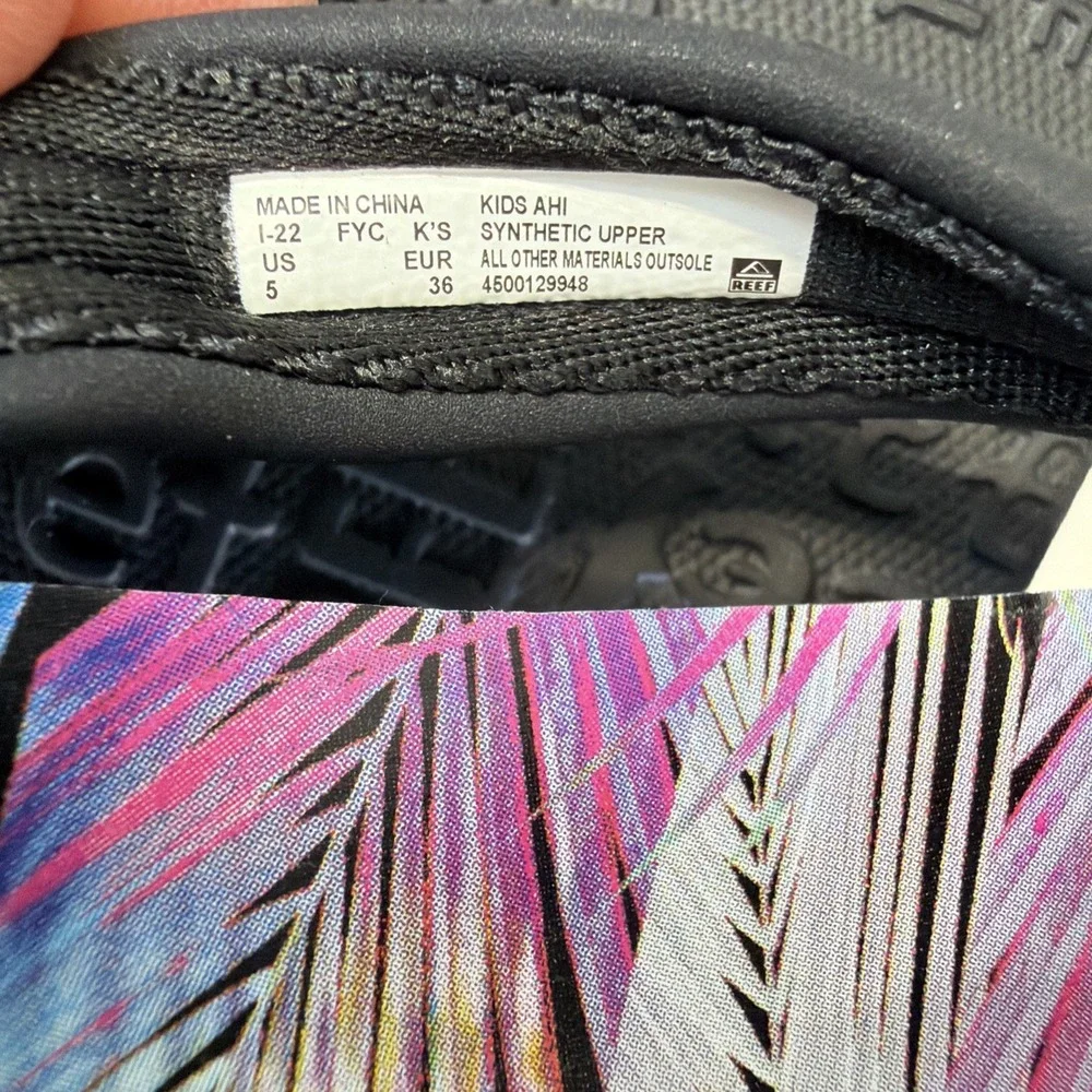 NWT Reef Kid's AHI‎ Flip Flop Size 5 Palm Fronds Tropical Purple Pink Blue Logo